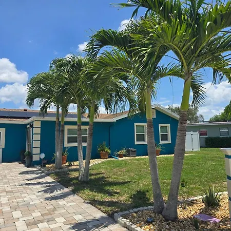 Heated Pool, Sleeps 8, 4Bedroom